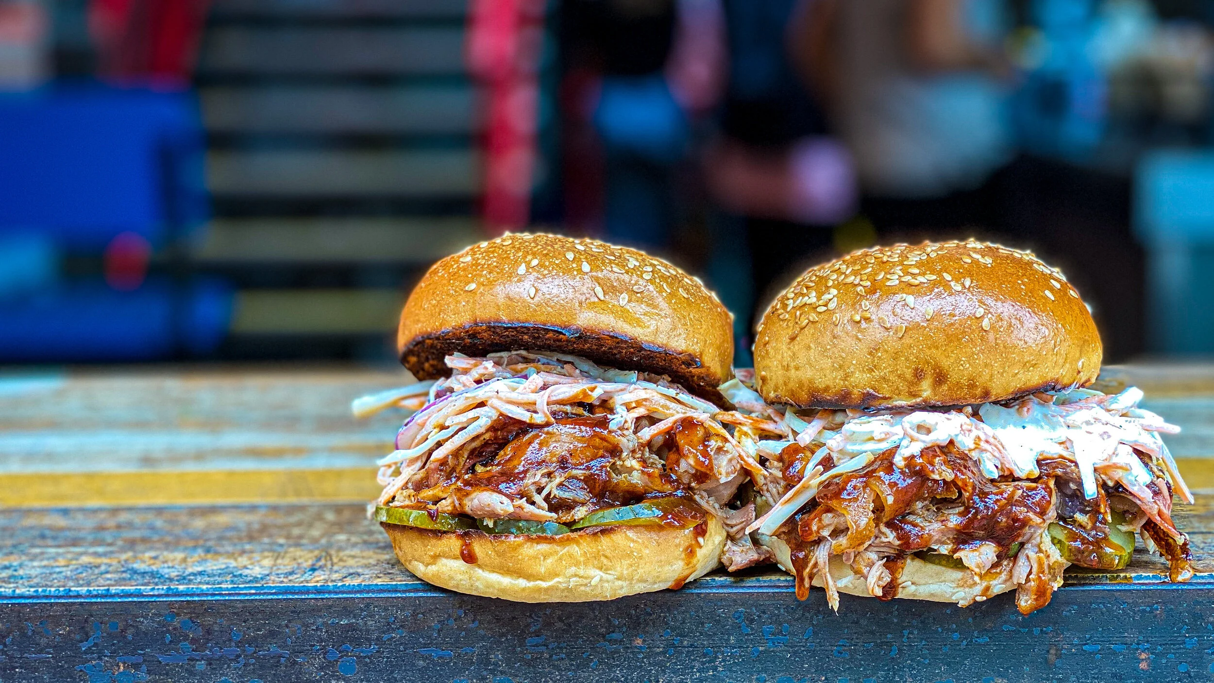 Barbecue pulled pork burgers